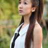agen togel 4d.com Hari ini Zhou Qing mengenakan rok denim putih